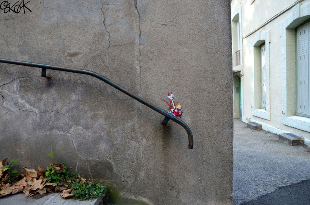 36 peças de arte urbana que habilmente interagem com seu entorno 04