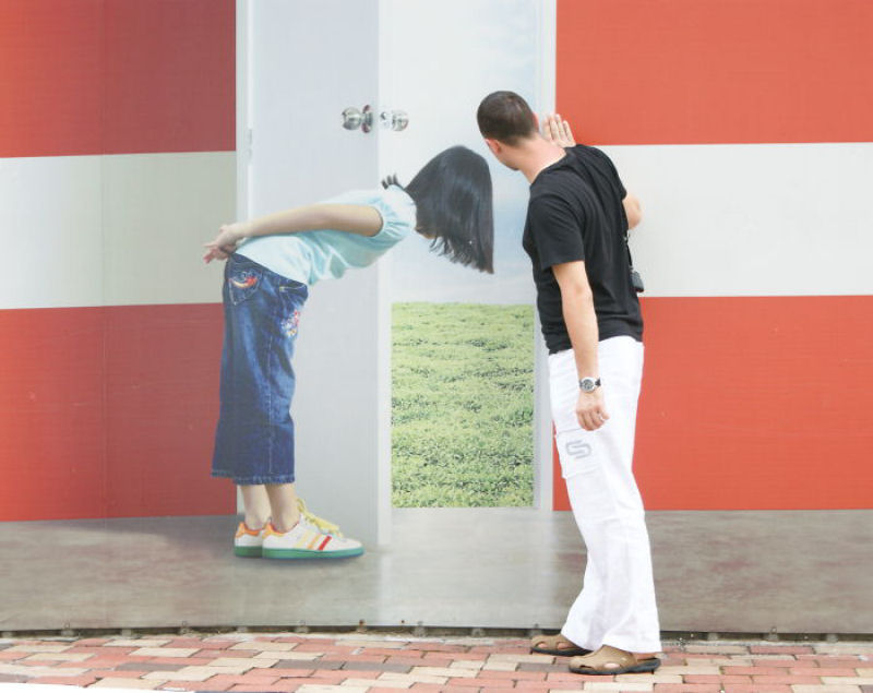 36 peças de arte urbana que habilmente interagem com seu entorno 35