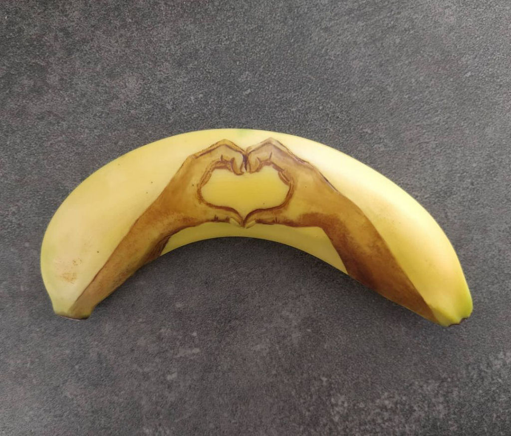 Arte incrível com banana feita partir da oxidação da casca 06