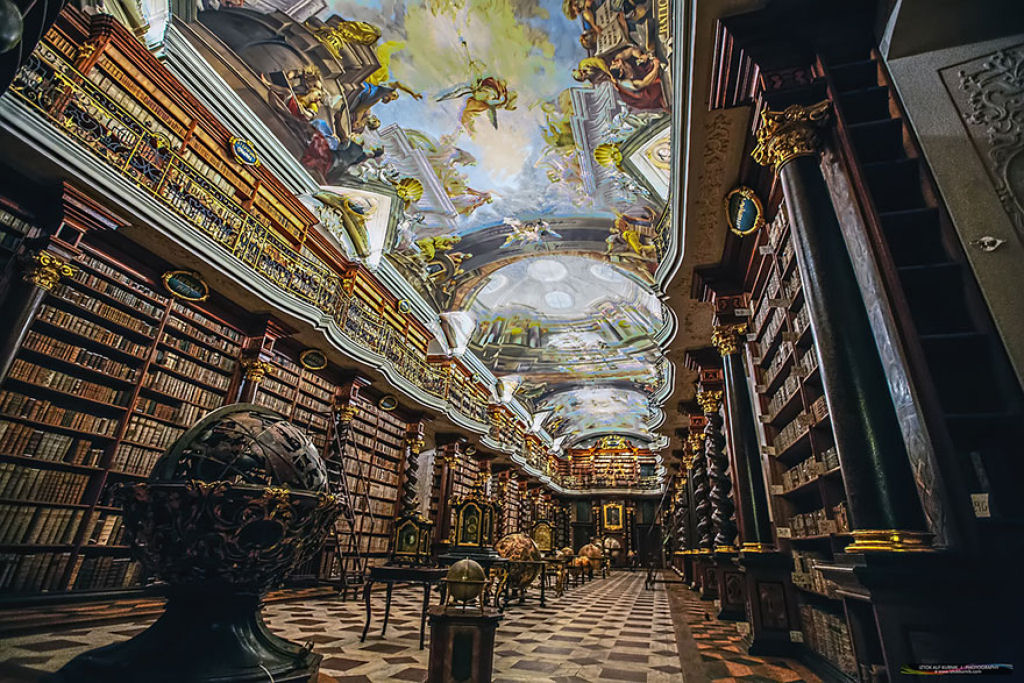A mais bela biblioteca do mundo fica em Praga 03