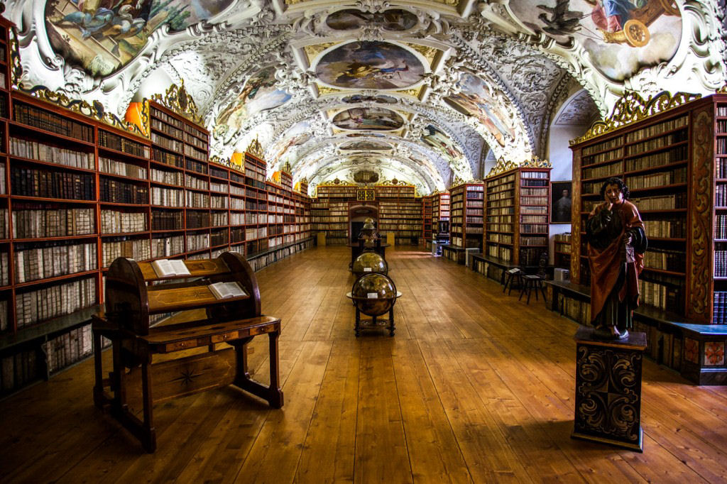 A mais bela biblioteca do mundo fica em Praga 06