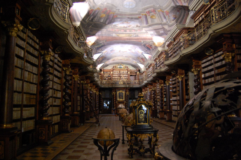 A mais bela biblioteca do mundo fica em Praga 09