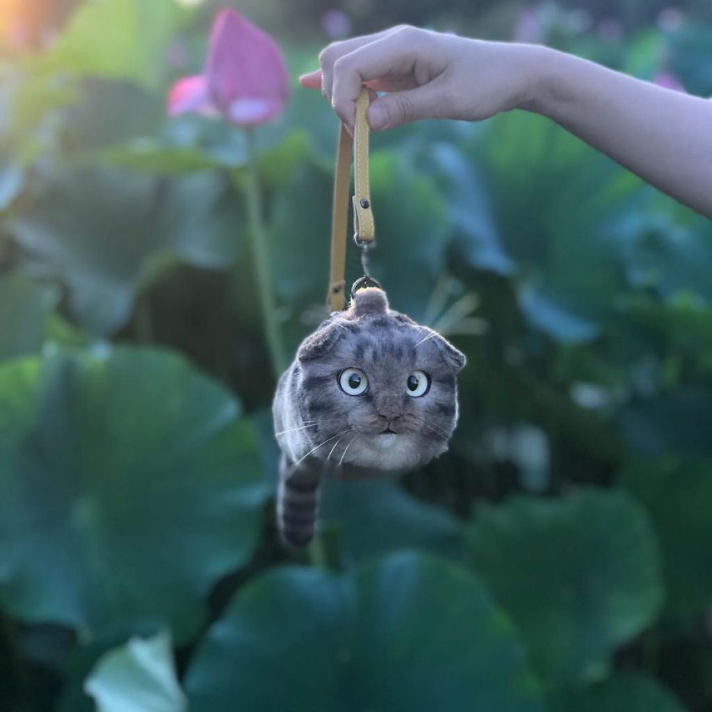 Dona de casa japonesa cria bolsas em forma de gatos incrivelmente realistas 17
