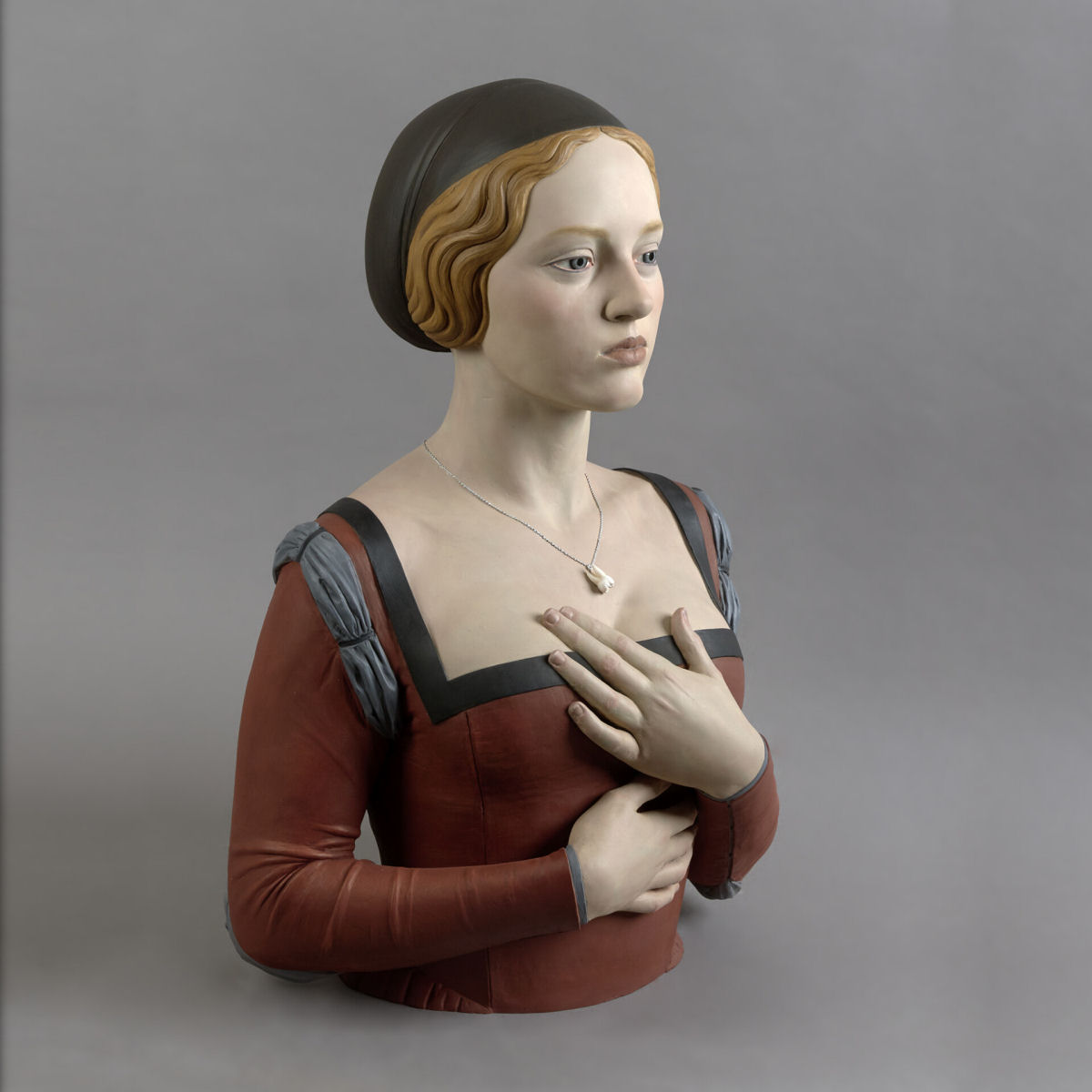 Ousados bustos femininos são esculpidos com um toque contemporâneo e atrevido por um artista espanhol 06