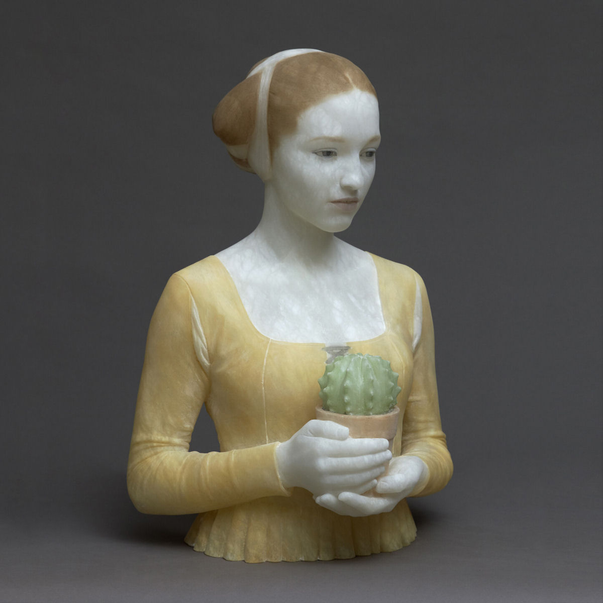 Ousados bustos femininos são esculpidos com um toque contemporâneo e atrevido por um artista espanhol 07