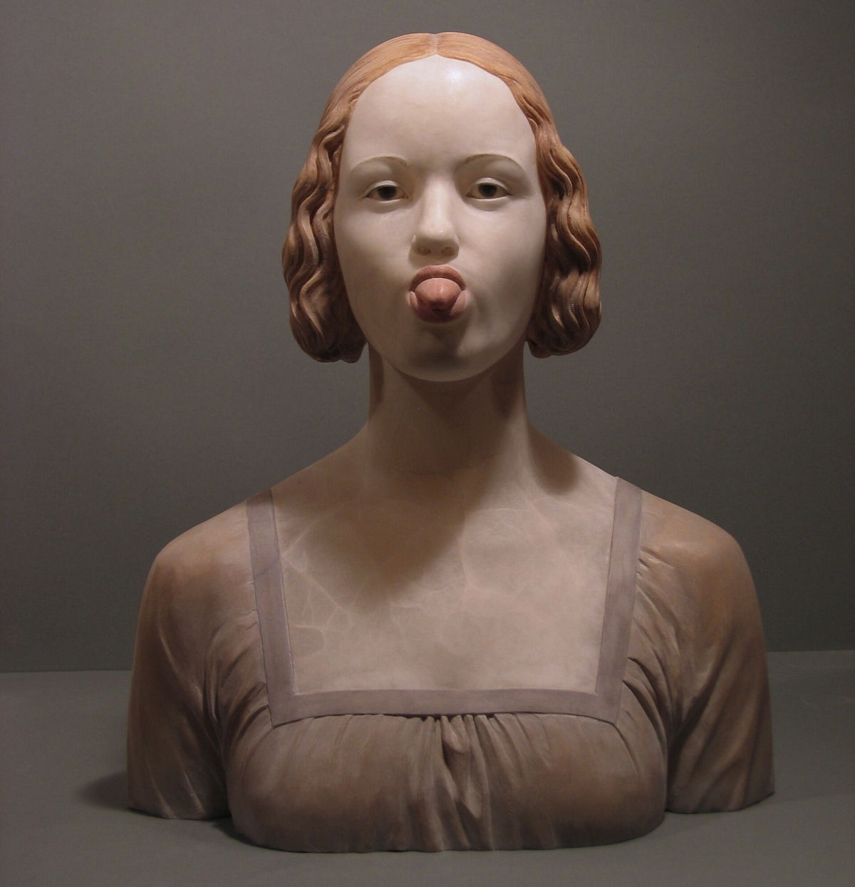 Ousados bustos femininos são esculpidos com um toque contemporâneo e atrevido por um artista espanhol 10