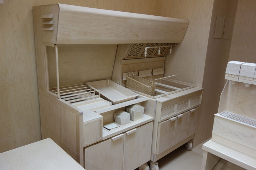 Artista esculpe uma cozinha de lanchonete incrivelmente precisa exclusivamente de madeira 04