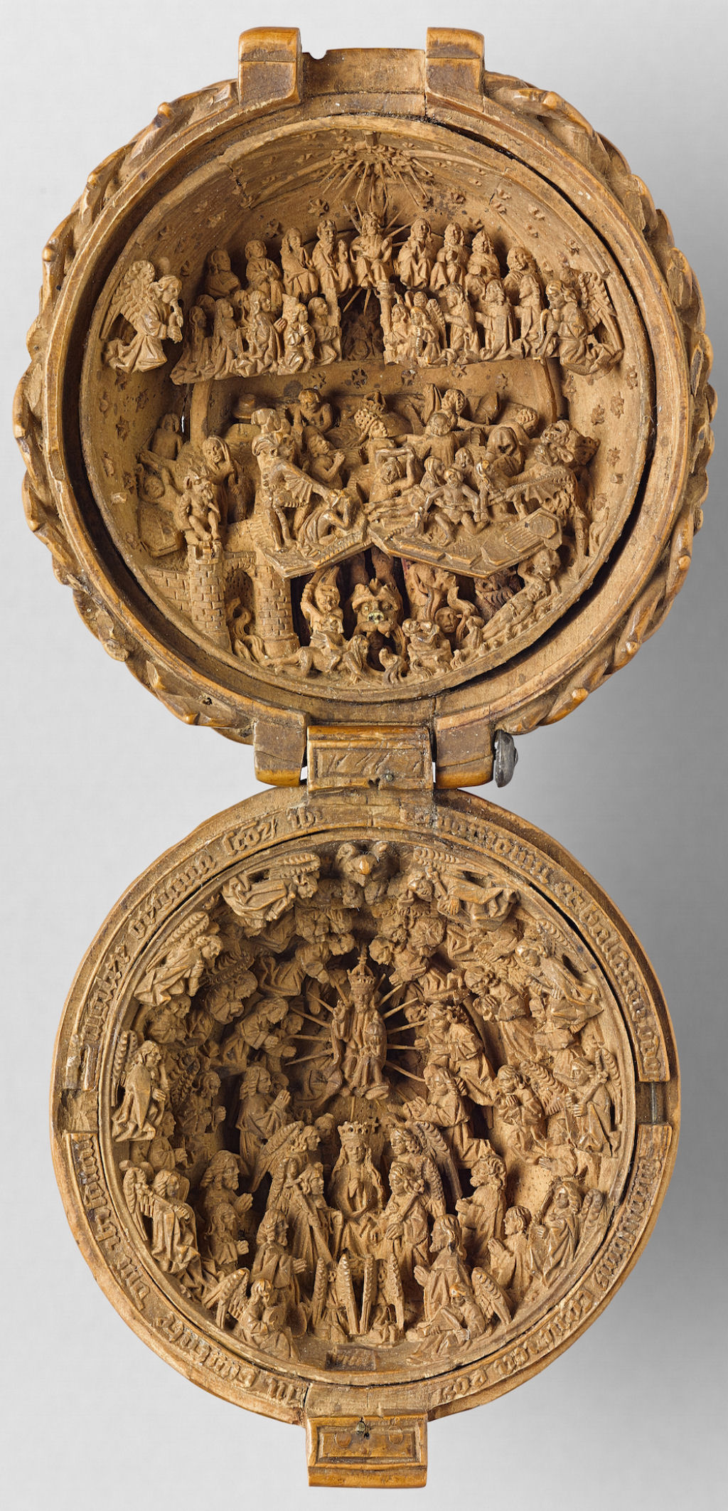 As pequenas esculturas religiosas do século XVI que cabem na palma da sua mão 08