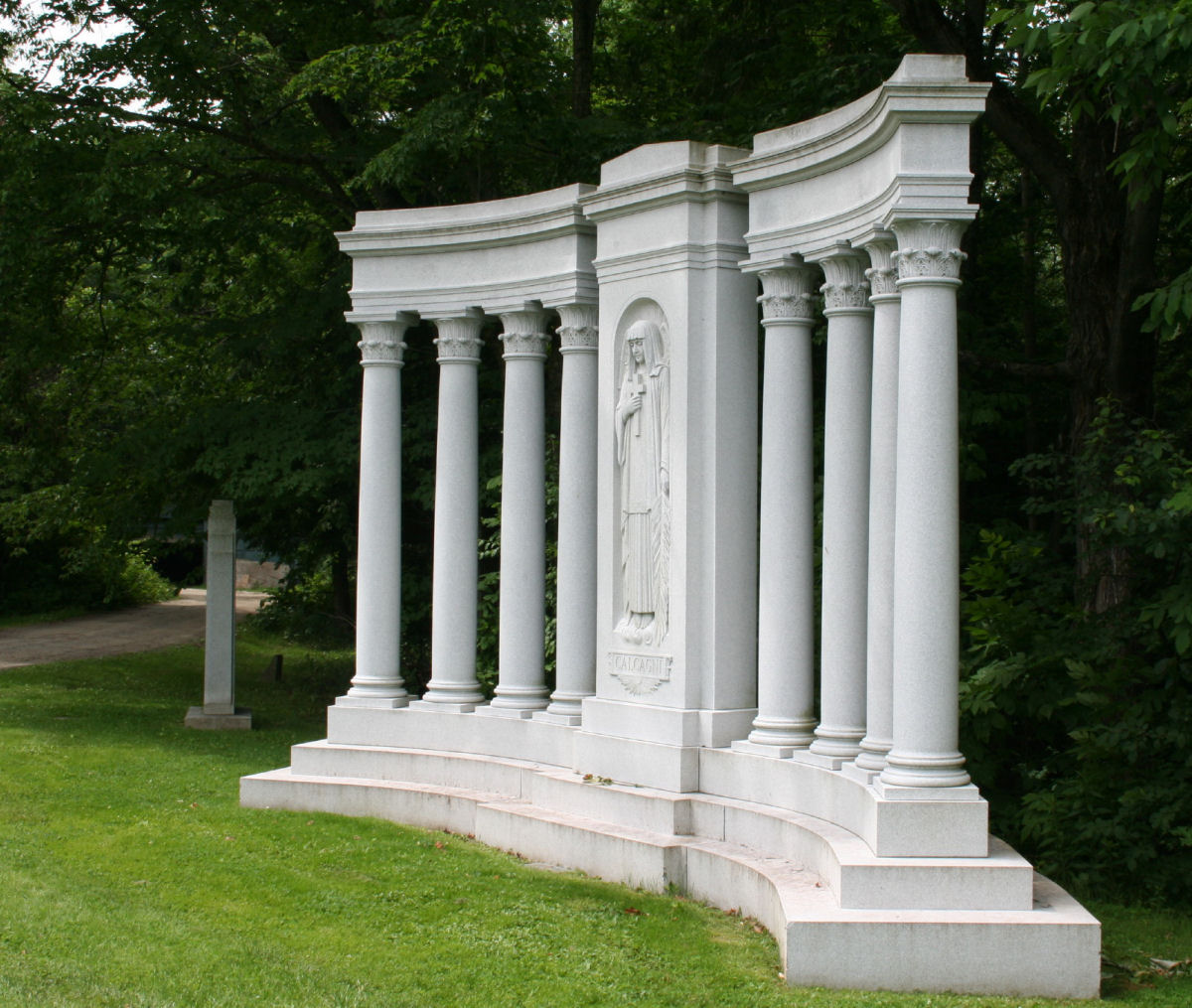 O Cemitrio Hope  conhecido como o museu de esculturas de granito