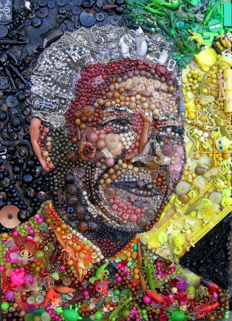 Artista recicla centenas de bugigangas plsticas para recriar pinturas e retratos icnicos 10