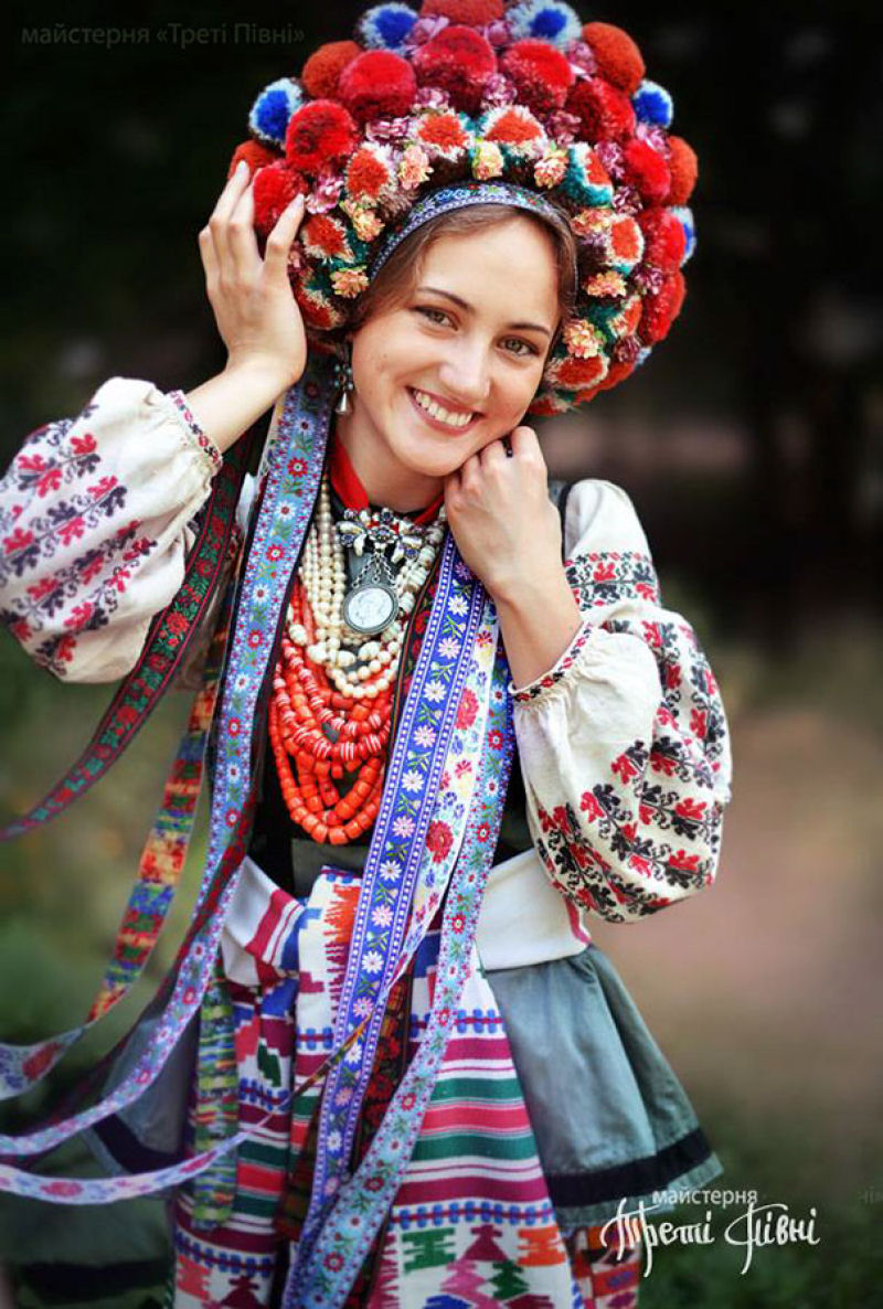 Mulheres modernas usando coroas tradicionais ucranianas do um novo significado a uma antiga tradio 09