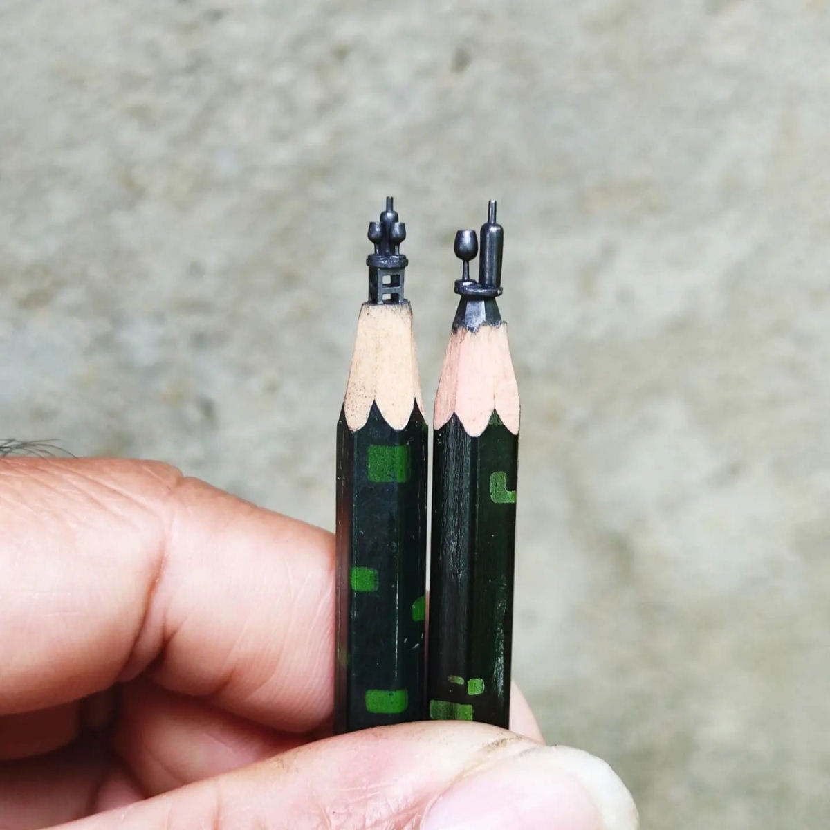 Artista transforma pontas de lpis em obras-primas em miniatura