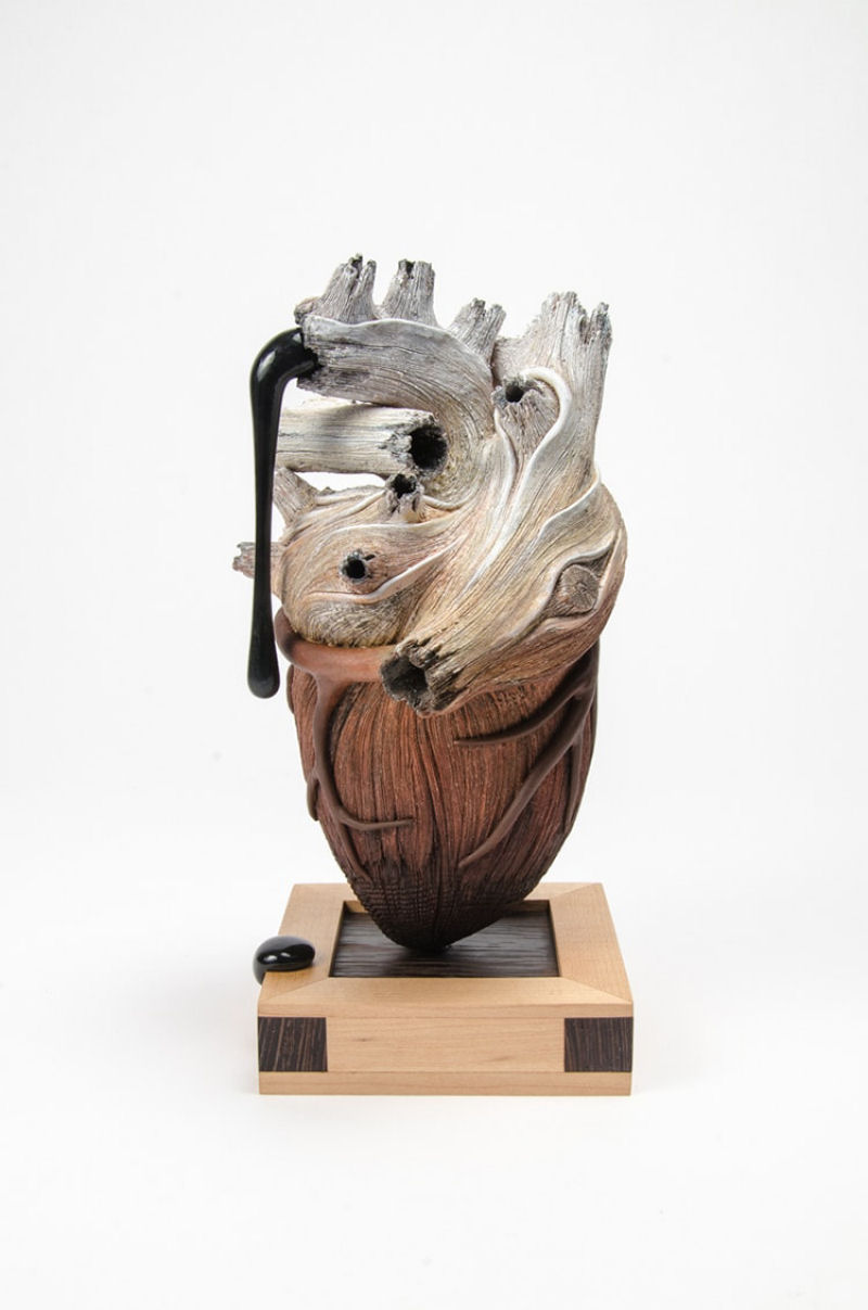 Esculturas de cermica surrealmente elaboradas para parecer madeira esculpida 06