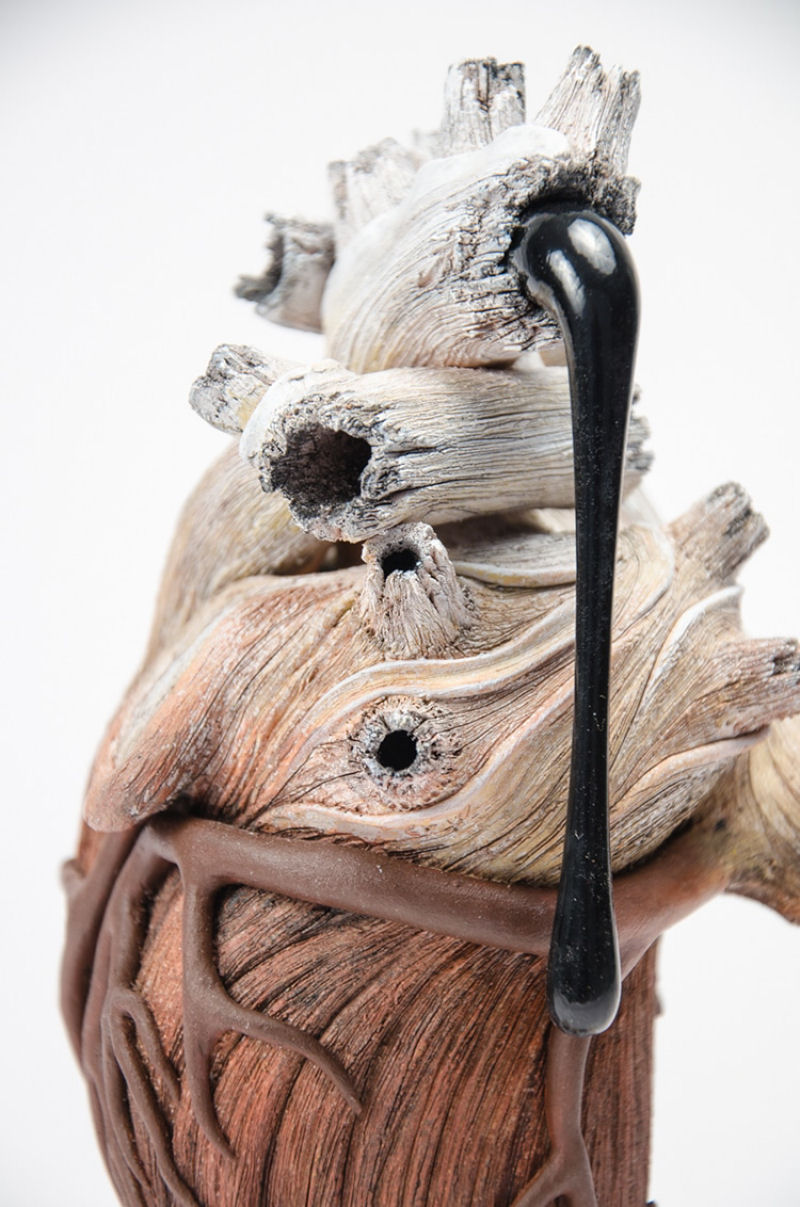 Esculturas de cermica surrealmente elaboradas para parecer madeira esculpida 07