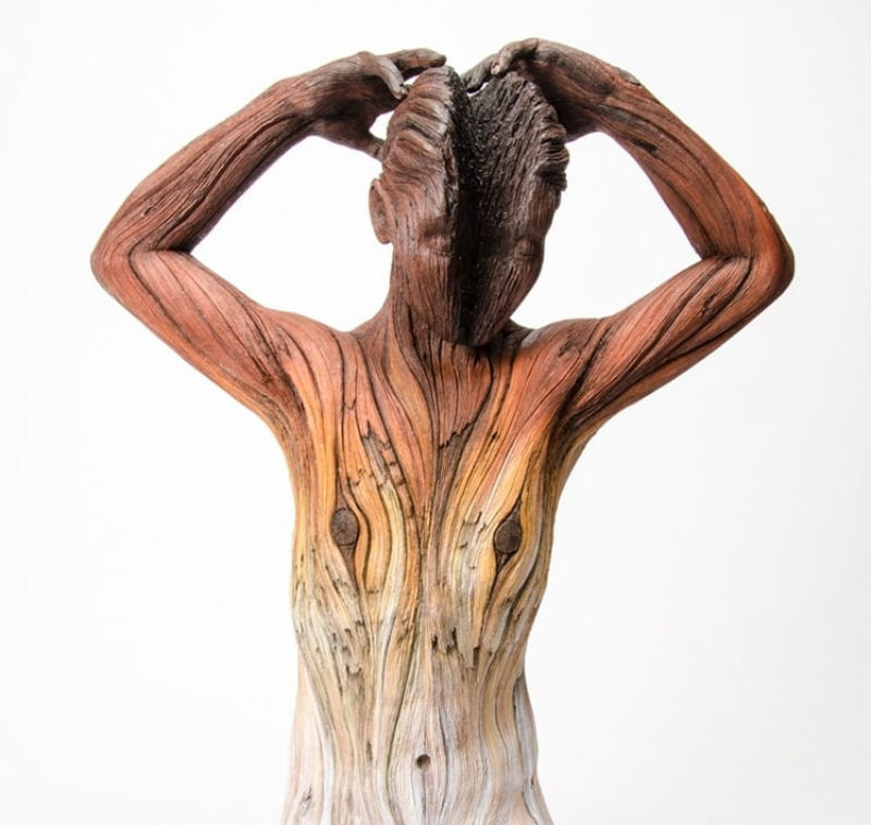 Esculturas de cermica surrealmente elaboradas para parecer madeira esculpida 08