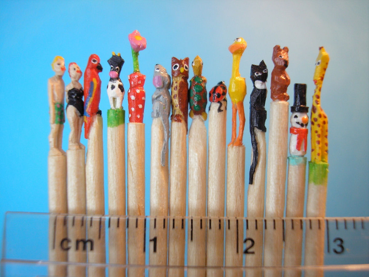 Artista alem esculpe minsculas esculturas em palitos de dente 06