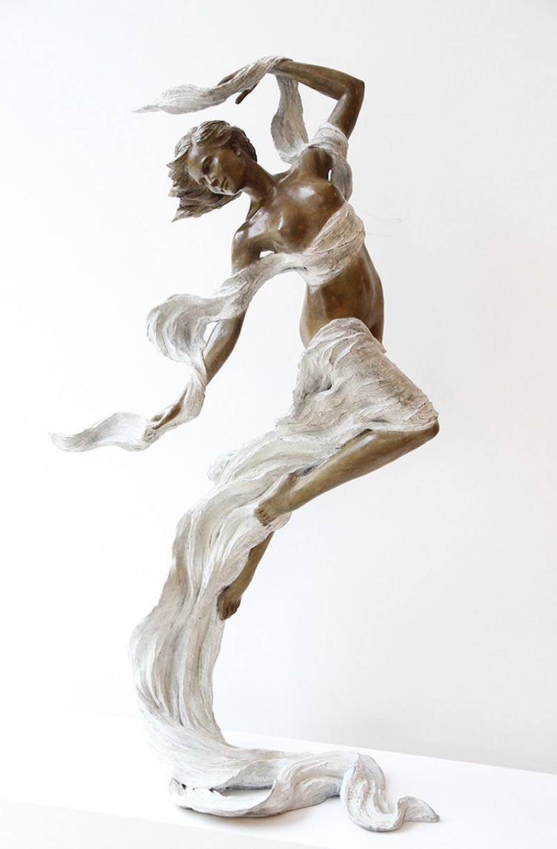 As esculturas femininas de tamanho natural inspiradas na graciosa beleza da arte renascentista 22