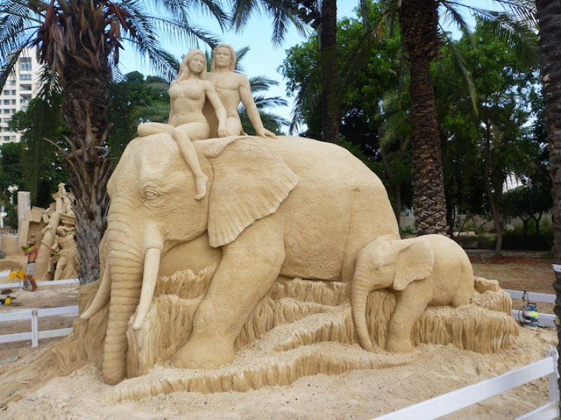 As intrincadas esculturas em areia de Susanne Ruseler 04