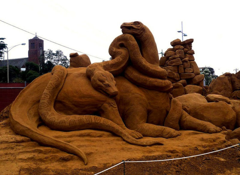 As intrincadas esculturas em areia de Susanne Ruseler 10