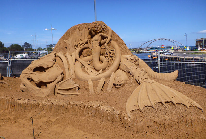 As intrincadas esculturas em areia de Susanne Ruseler 12