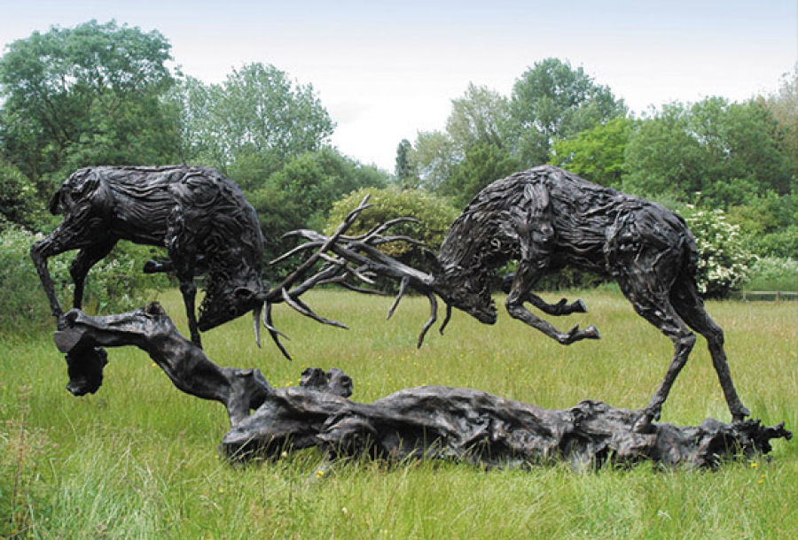 Majestosas esculturas de cavalos com detritos de troncos de madeira por James Doran-Webb 12