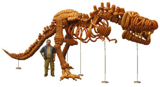 Artista cria dinossauros em escala real com bales inflveis 04
