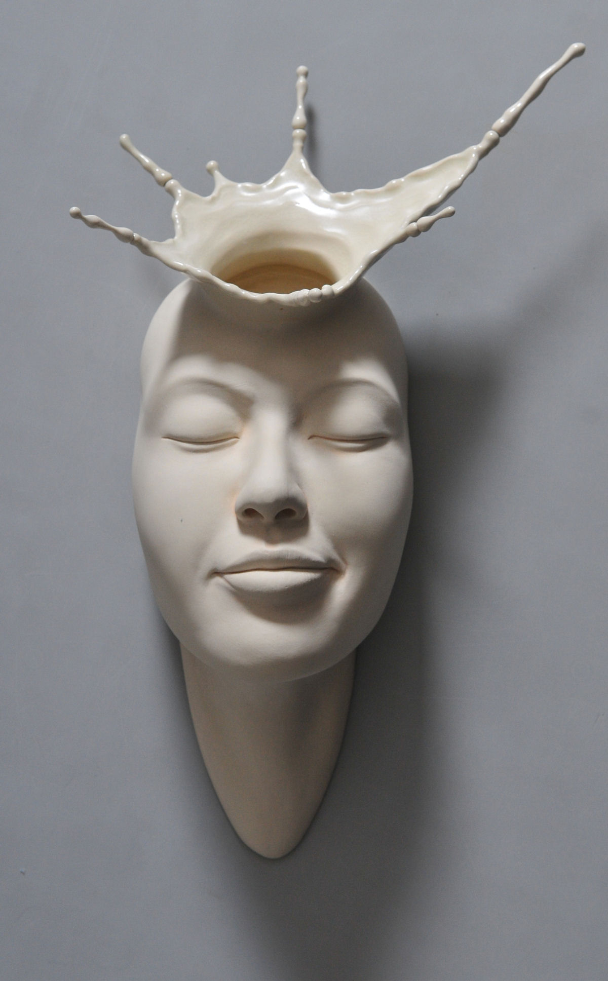 As expressivas esculturas faciais retorcidas de Johnson Tsang 02