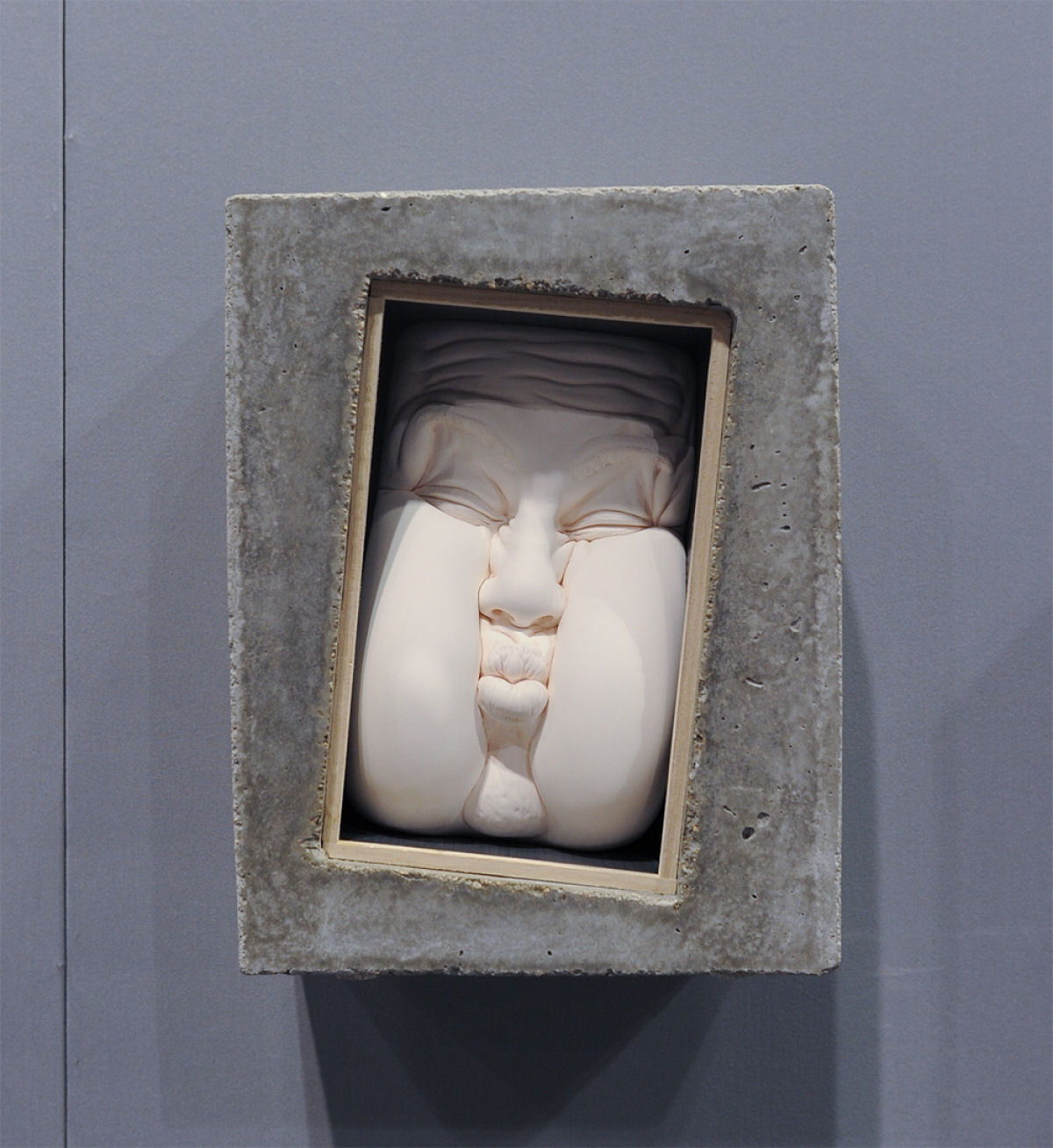 As expressivas esculturas faciais retorcidas de Johnson Tsang 14