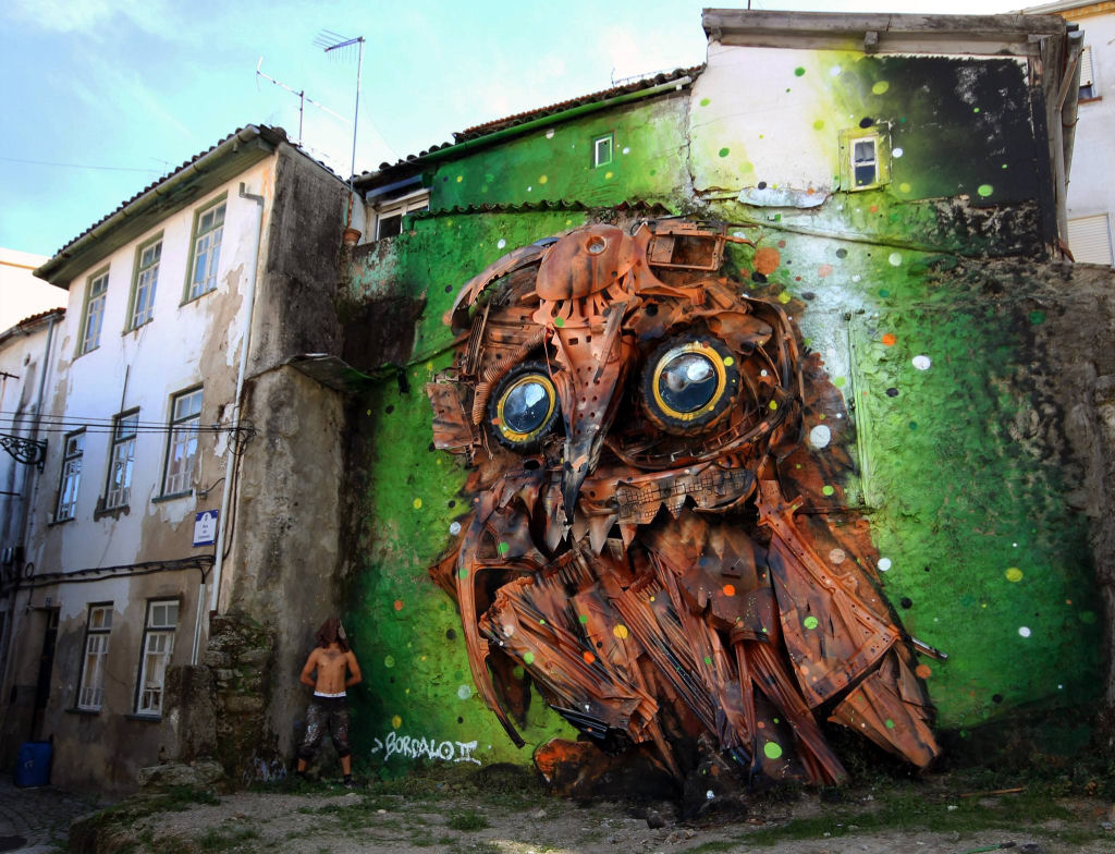 Esculturas animalescas feitas com lixo pelo artista portugus Bordalo II 16