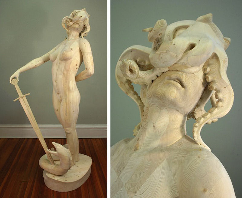 Incríveis esculturas de madeira entalhadas à mão de figuras surreais 09