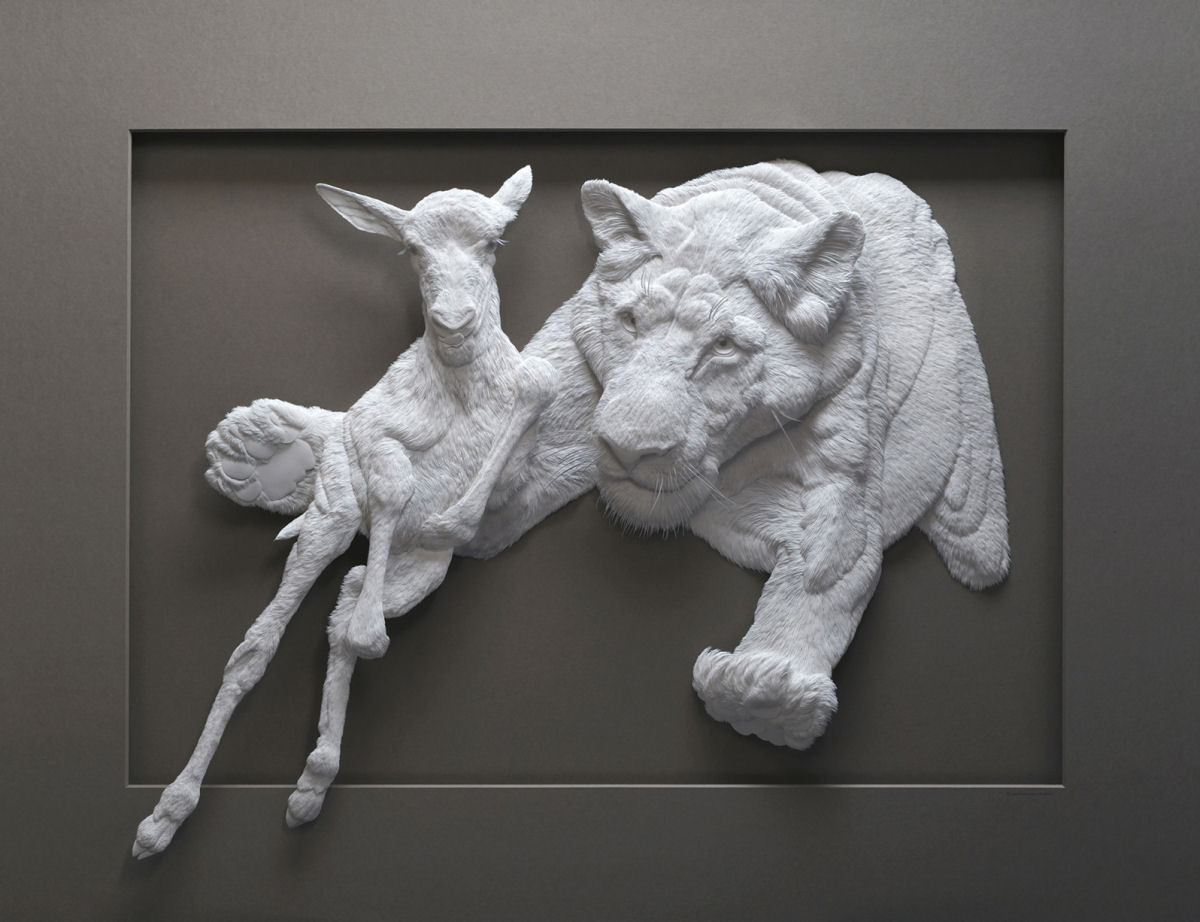 Esculturas texturizadas de animais emergem de cortes intrincados de papel 07