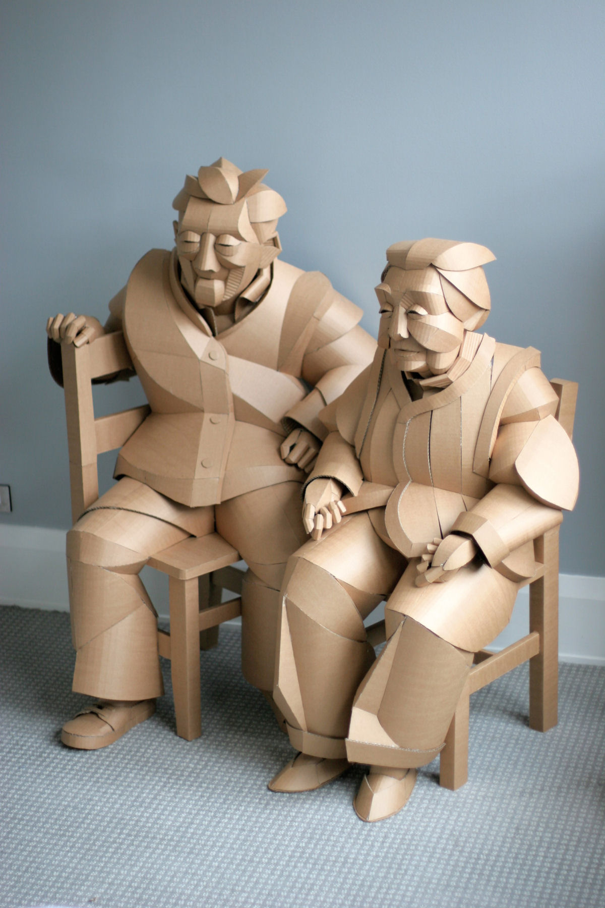 As belas esculturas de papelão em tamanho natural de personagens chineses 09