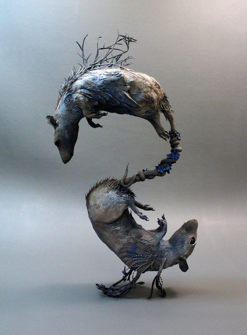 As esculturas surrealistas de Ellen Jewett mesclam plantas e vida animal 06