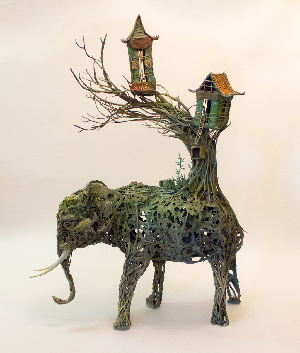 As esculturas surrealistas de Ellen Jewett mesclam plantas e vida animal 08