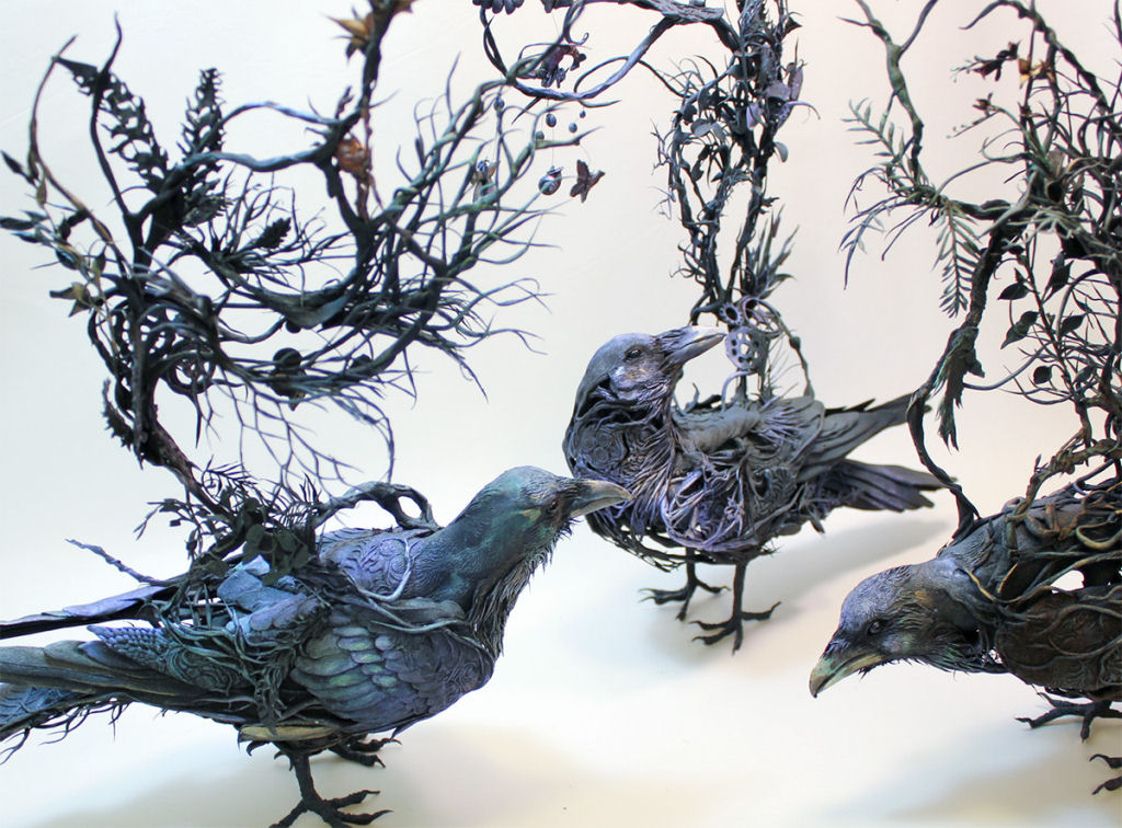 As esculturas surrealistas de Ellen Jewett mesclam plantas e vida animal 09