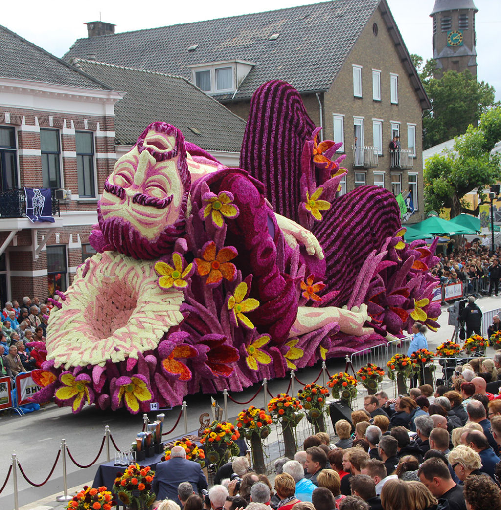 Desfile anual do Corso de Zundert homenageia van Gogh com carros alegóricos monumentais adornados com flores 01