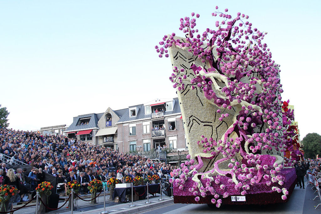 Desfile anual do Corso de Zundert homenageia van Gogh com carros alegóricos monumentais adornados com flores 10