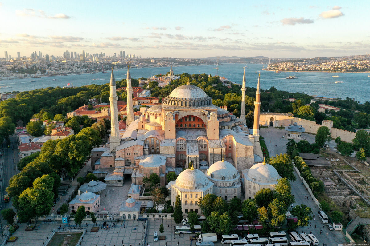 Arquelogos pedem  Unesco que proteja a Hagia Sophia