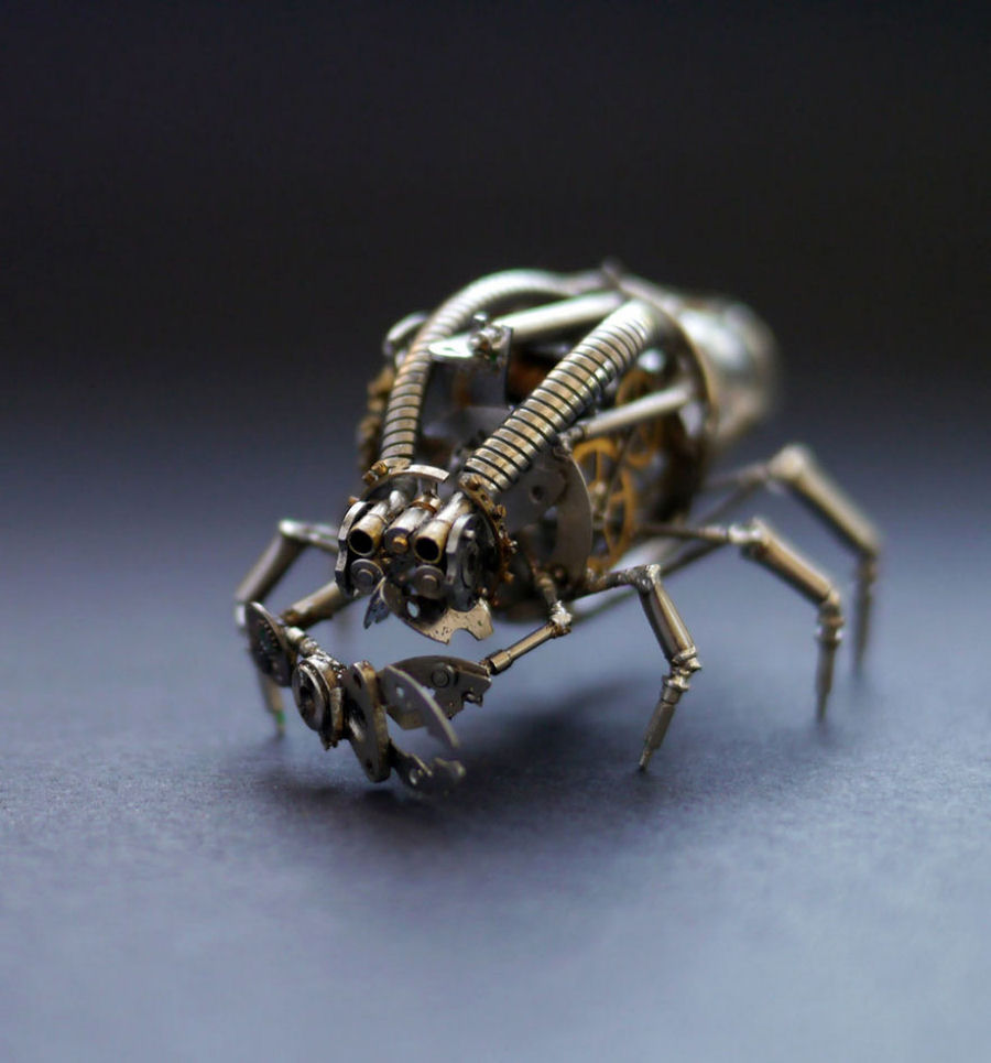 Artista cria incrveis esculturas de insetos utilizando peas recicladas 05