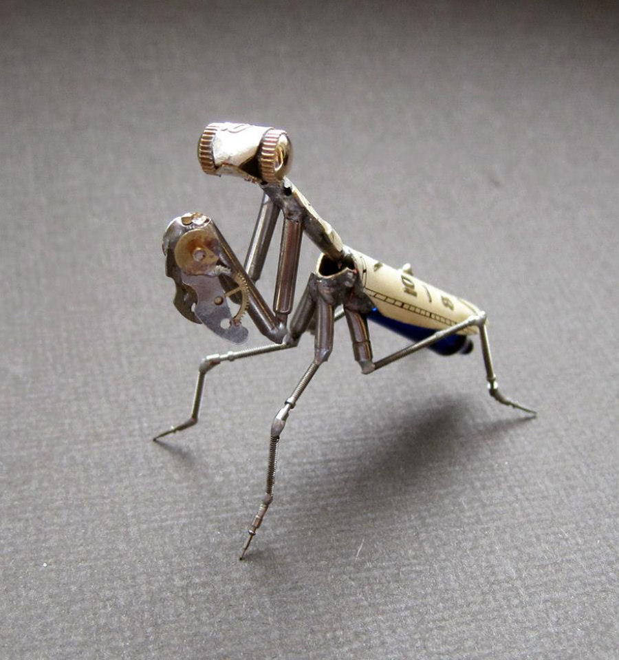 Artista cria incrveis esculturas de insetos utilizando peas recicladas 12