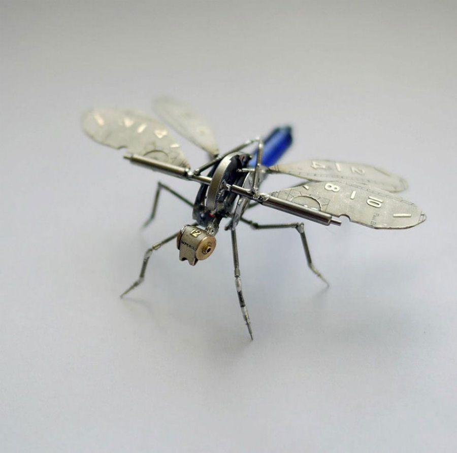 Artista cria incrveis esculturas de insetos utilizando peas recicladas 14