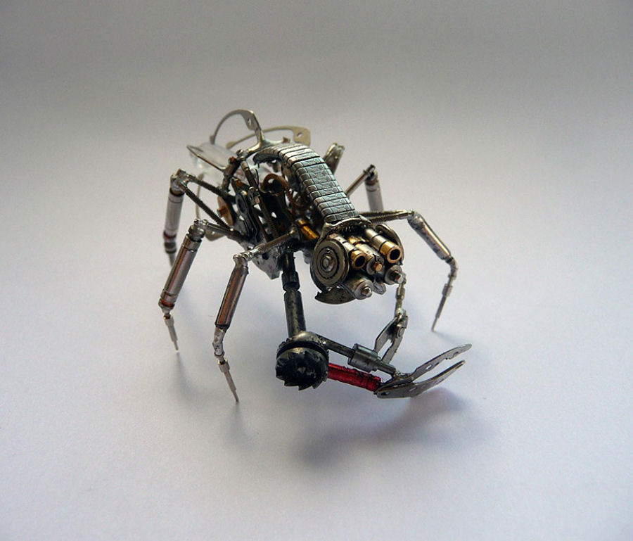 Artista cria incrveis esculturas de insetos utilizando peas recicladas 15