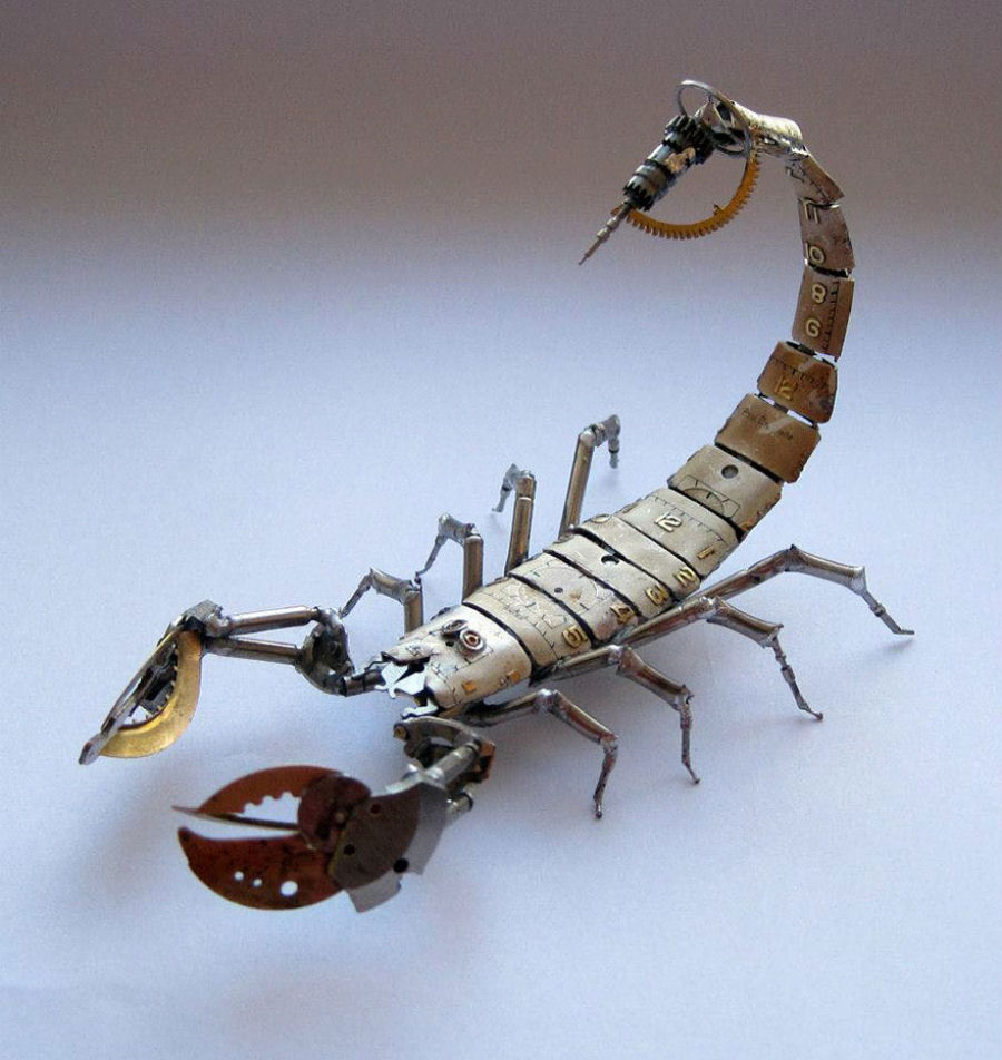 Artista cria incrveis esculturas de insetos utilizando peas recicladas 17