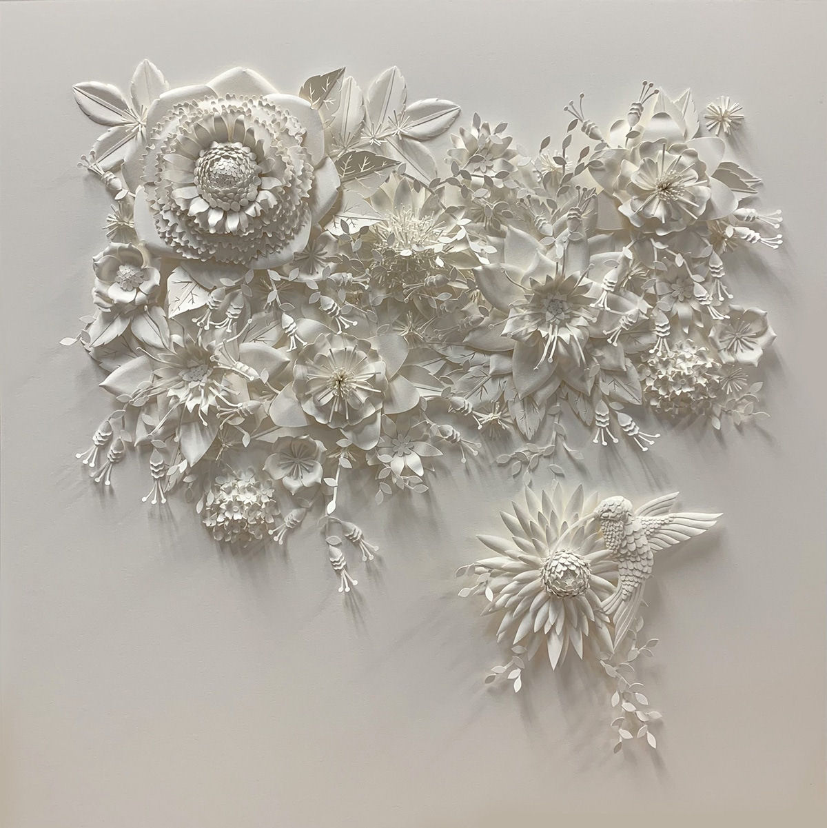 Artista cria 'jardins' exuberantes com flores de papel caprichosamente cortadas 01