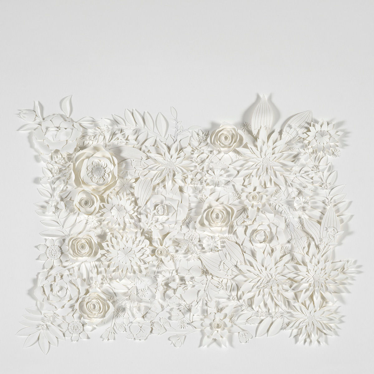 Artista cria 'jardins' exuberantes com flores de papel caprichosamente cortadas 04