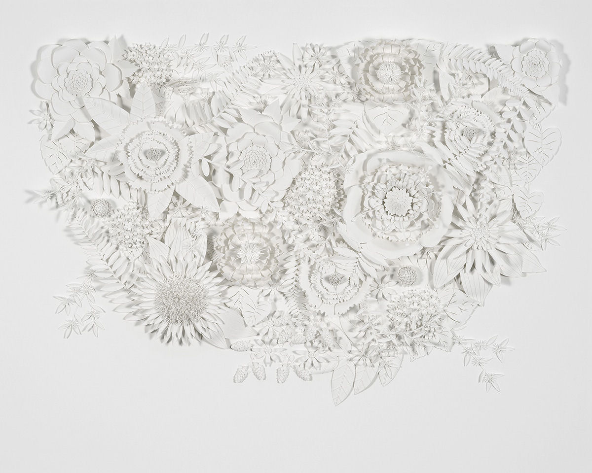 Artista cria 'jardins' exuberantes com flores de papel caprichosamente cortadas 10