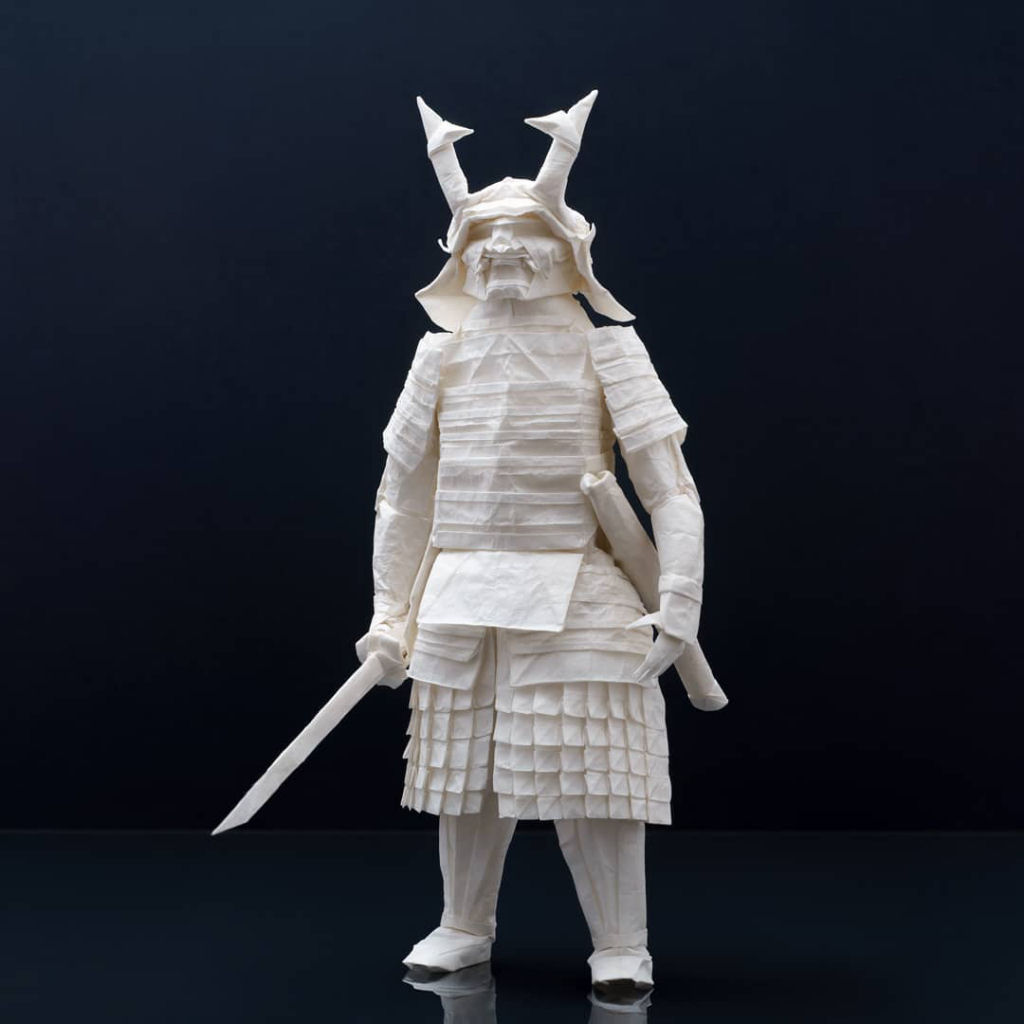 É difícil crer que este origami samurai foi dobrado de uma única folha 01
