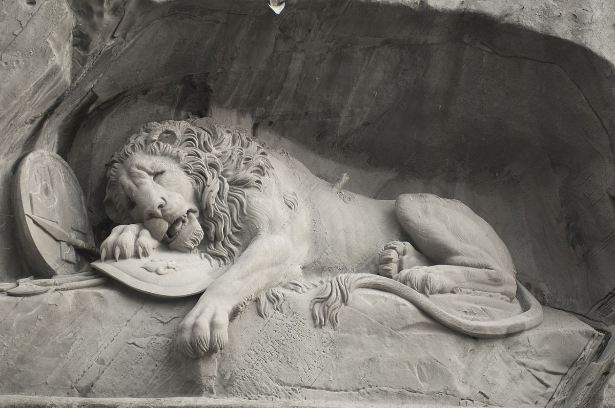 O colossal monumento do Leão de Lucerna tem uma mensagem oculta