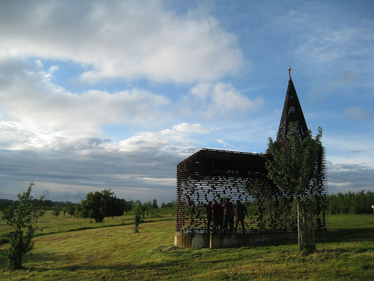 Igreja Belga  uma grande obra-prima arquitetnica em forma de iluso ptica!