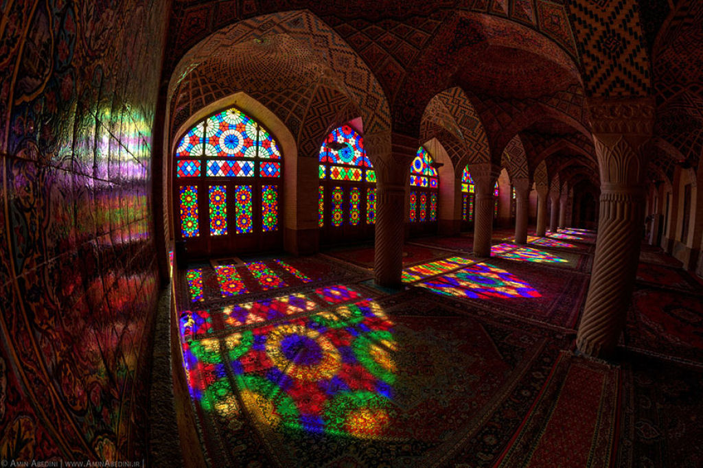 Todas as manhãs um arco-íris ilumina esta impressionante mesquita 11